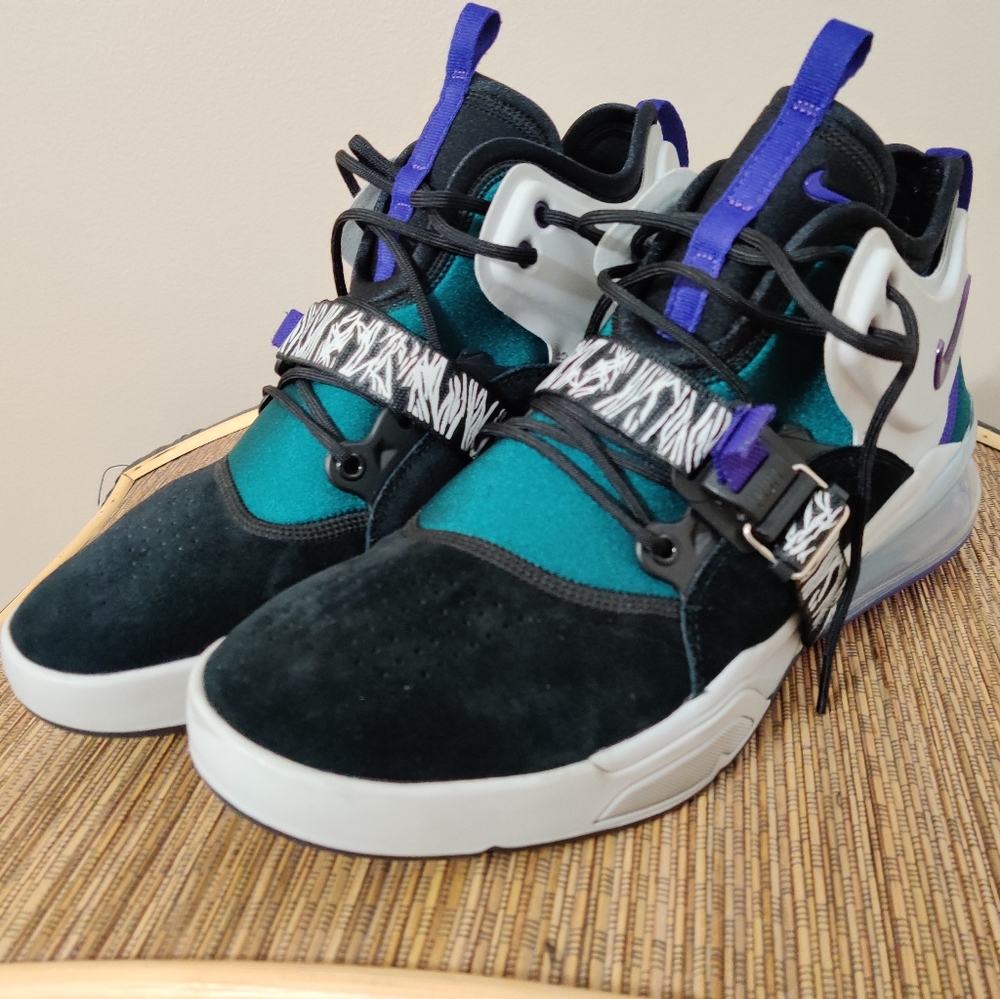 Nike 270 High Top